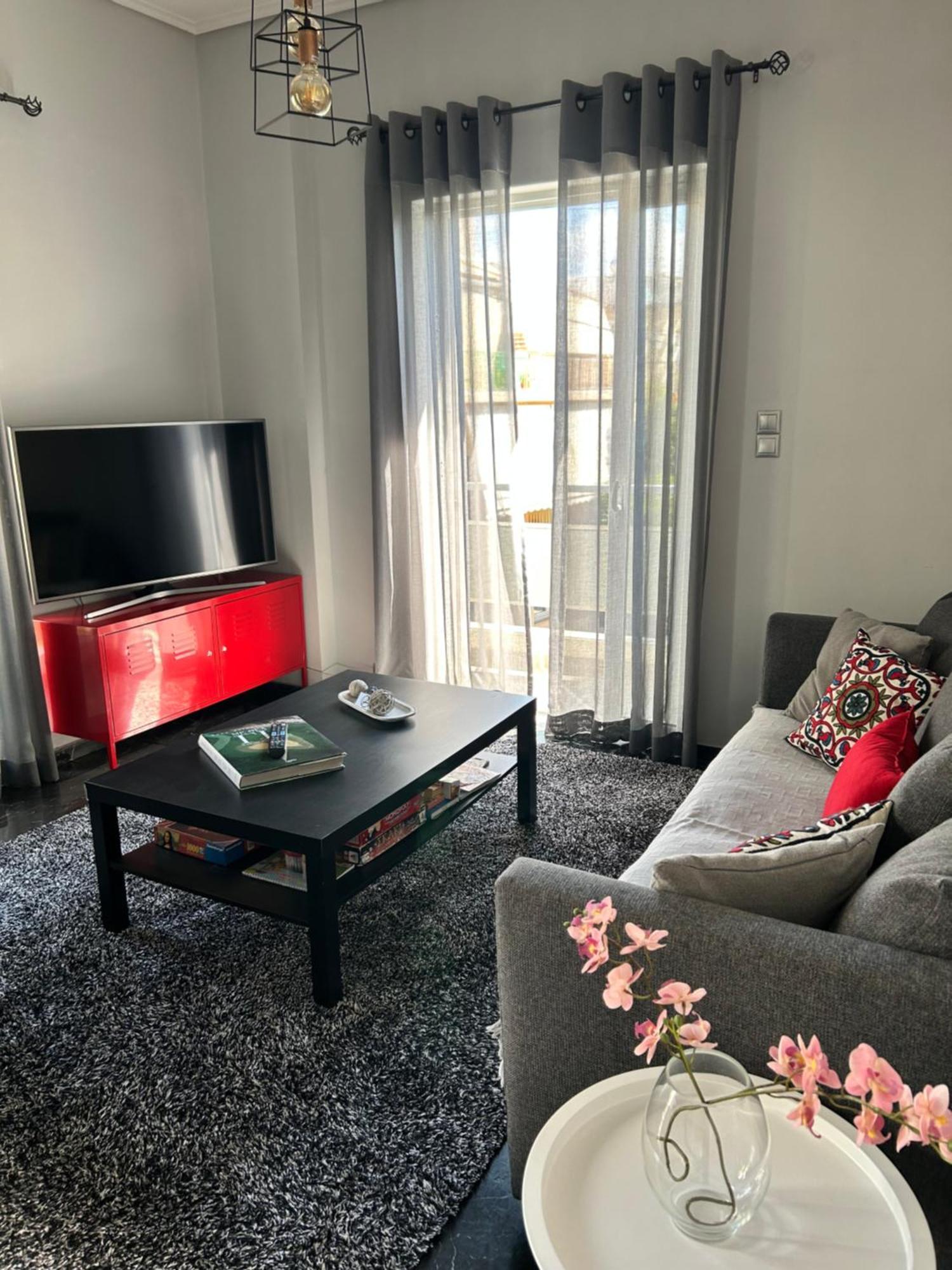 Beautiful Apartment Next To Metro Station アテネ エクステリア 写真