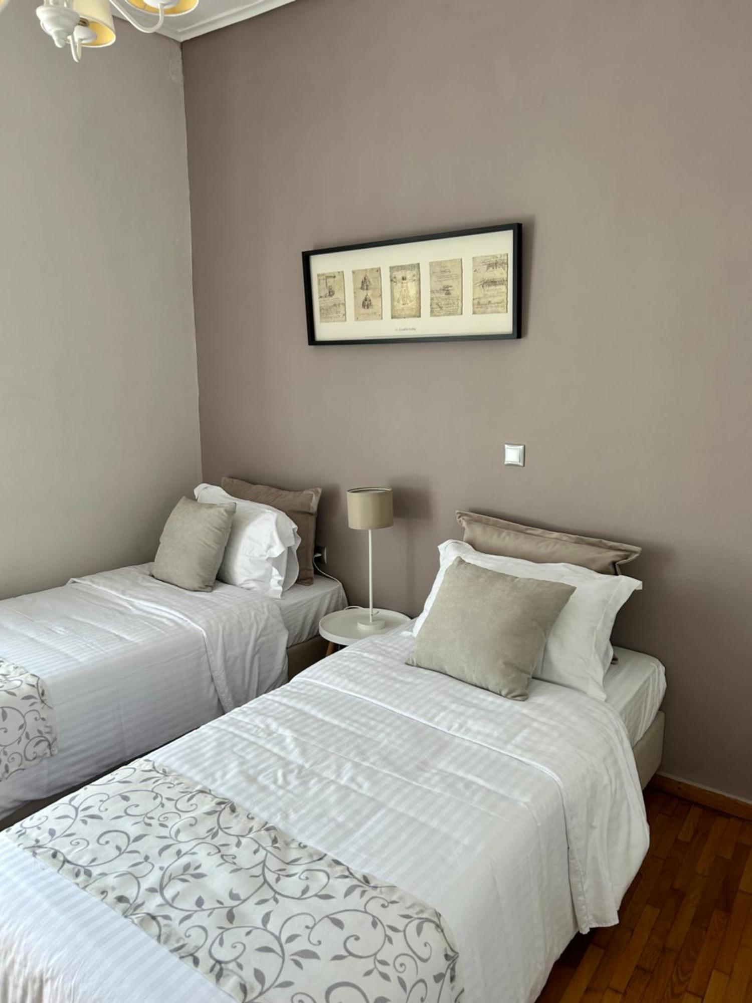 Beautiful Apartment Next To Metro Station アテネ エクステリア 写真
