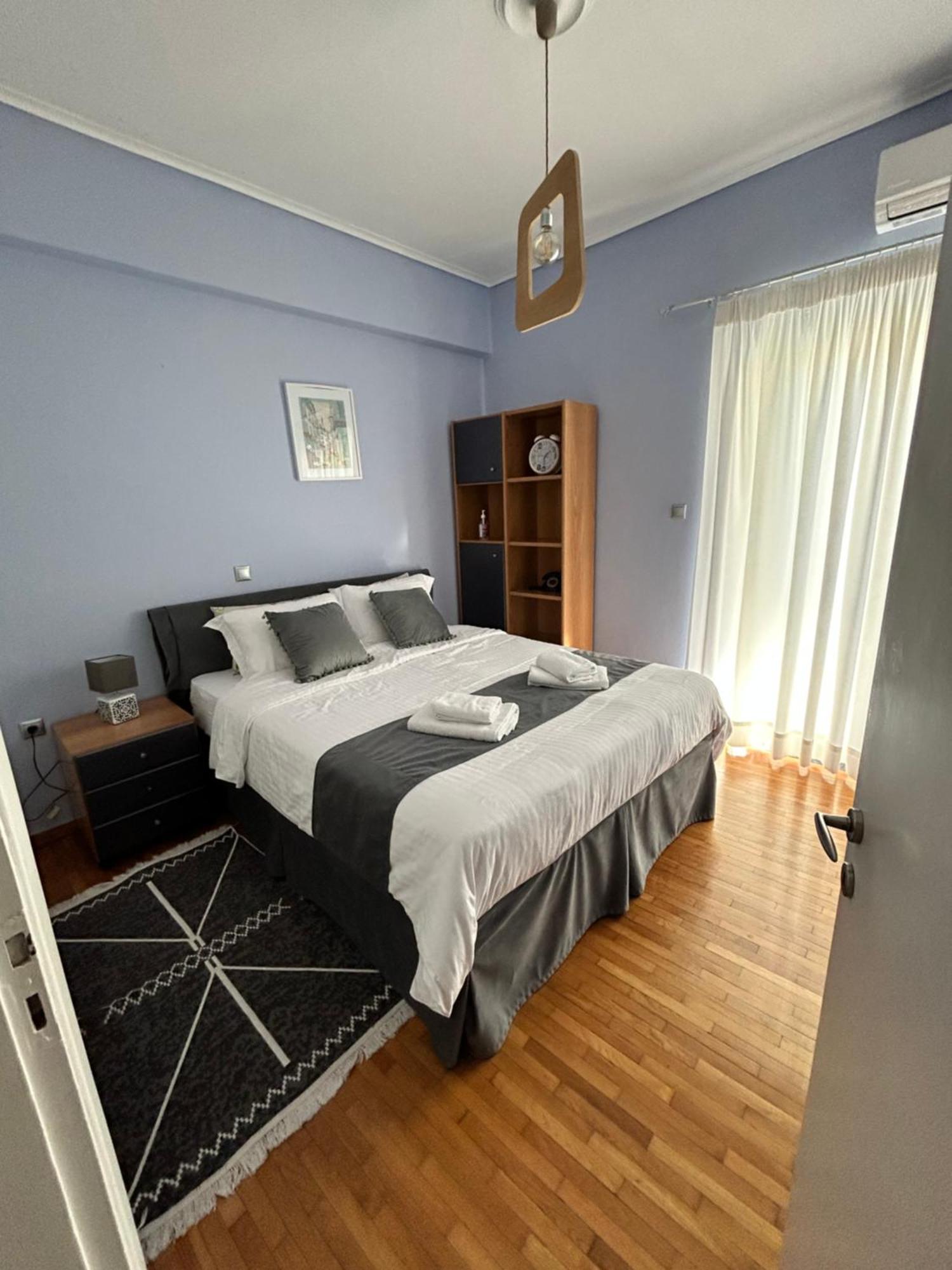 Beautiful Apartment Next To Metro Station アテネ エクステリア 写真